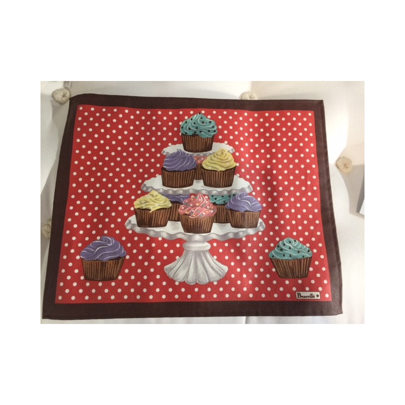 https://www.styles-interiors.ch/5081-thickbox/set-enduit-delices-col1-rouge-avec-cupcakes-dim38x48cm-beauville.jpg