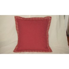 Coussin Pierre Frey Boutis et bordure carreaux. Framboise. 50 x 50