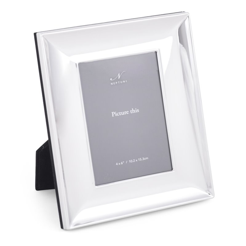 https://www.styles-interiors.ch/7203-thickbox/porter-4x6-silver-plated-photo-frame.jpg