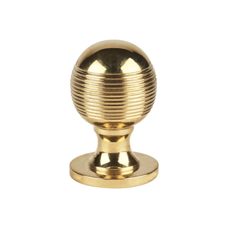 https://www.styles-interiors.ch/9063-thickbox/barlow-half-beehive-knob-brass.jpg